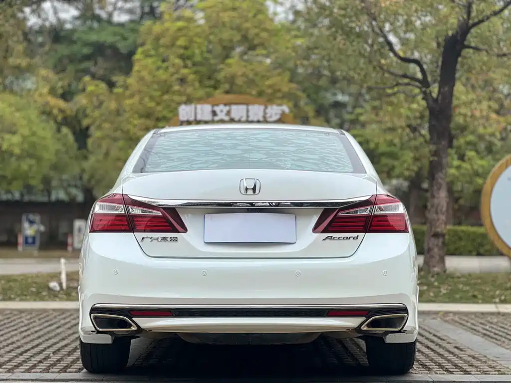 Honda Accord 2017 — фото 9