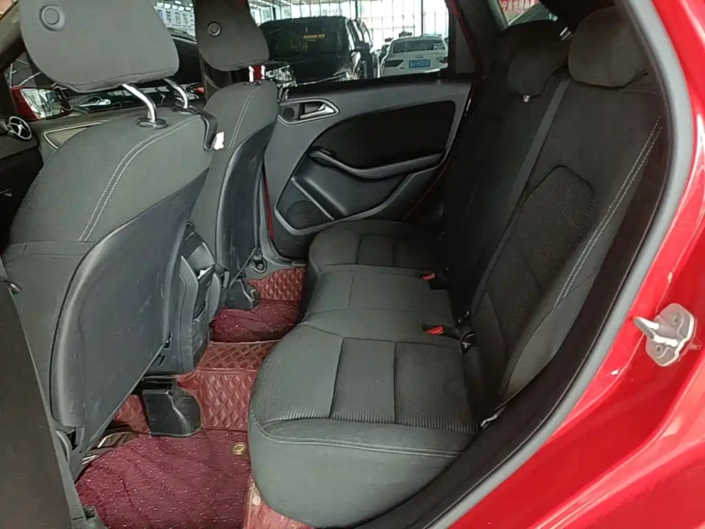 Mercedes-Benz B-Class 2018 — фото 17