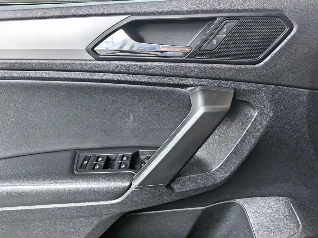 Volkswagen Tiguan L 2018 — фото 11