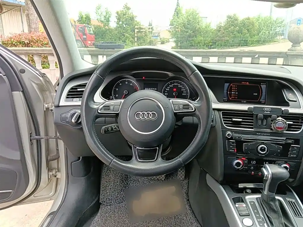 Audi A4L 2015 — фото 11