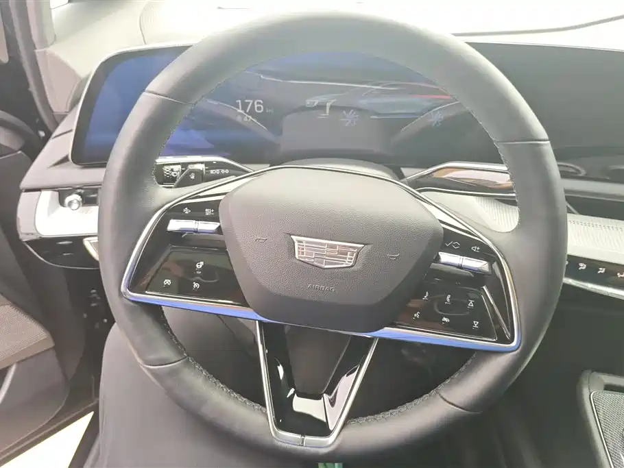 Cadillac IQ 2024 — фото 15