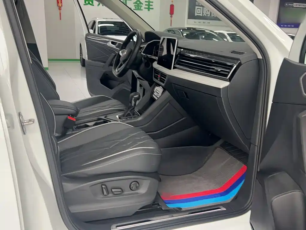 Volkswagen Tiguan L 2024 — фото 14
