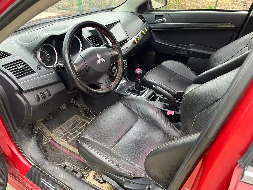 Mitsubishi Lancer EX 2013