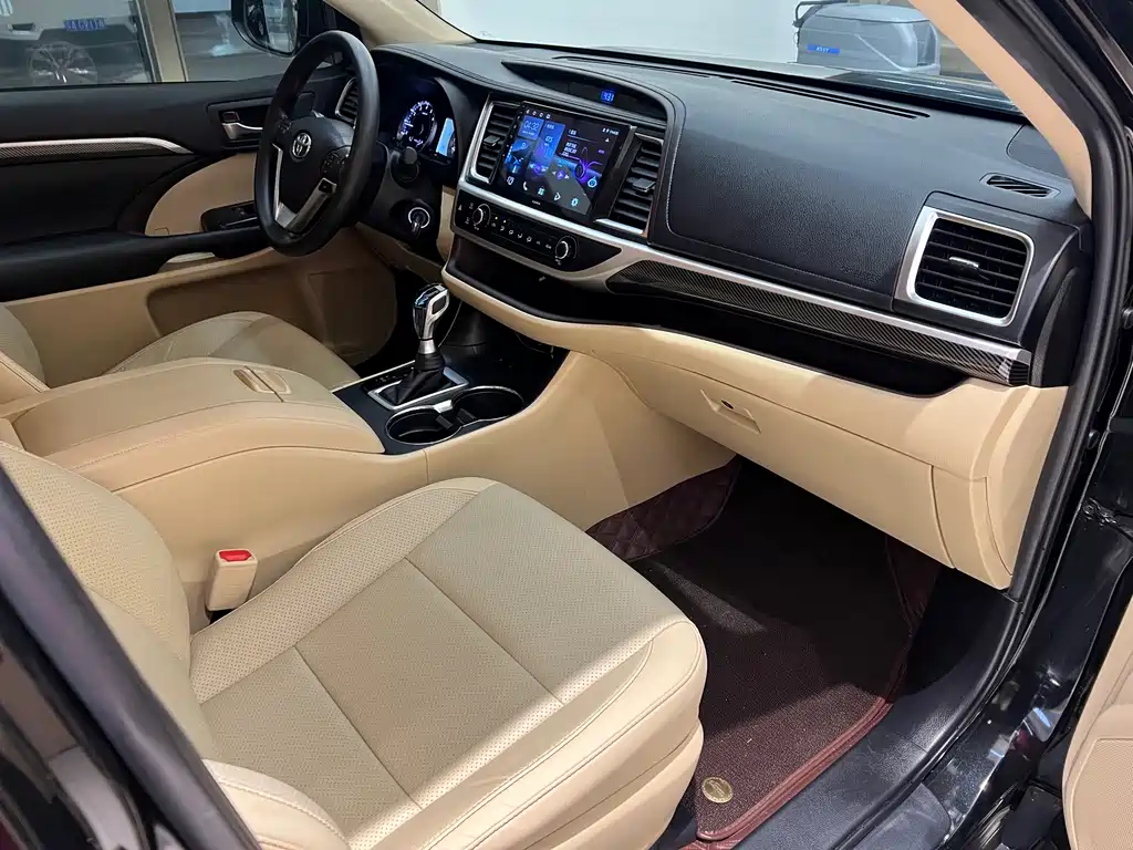 Toyota Highlander 2020 — фото 11