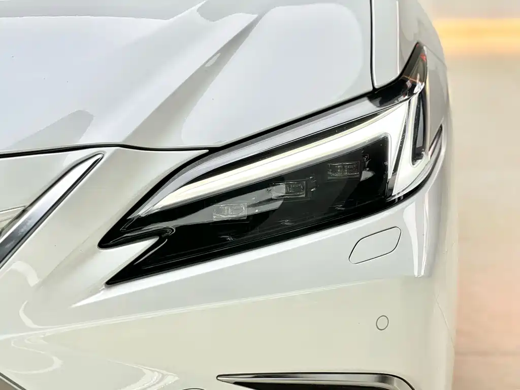 Lexus ES 2025 — фото 17