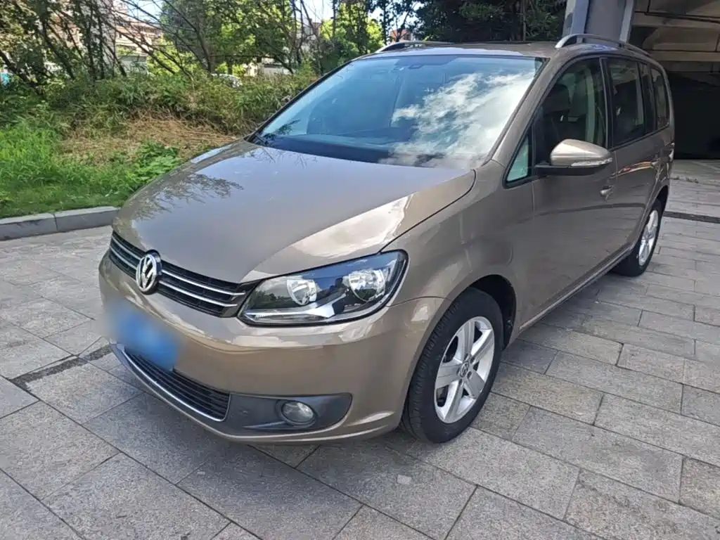 Volkswagen Touran 2016 — фото 1