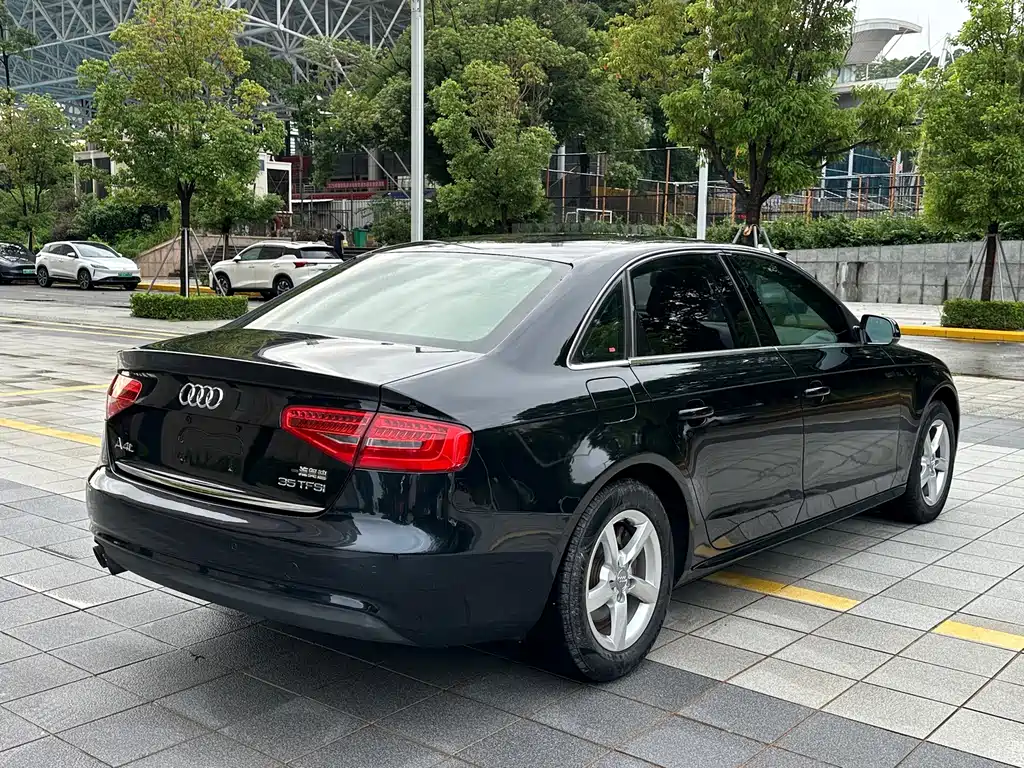 Audi A4L 2012