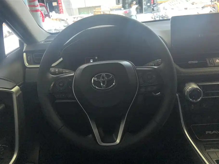 Toyota RAV4 2024 — фото 14