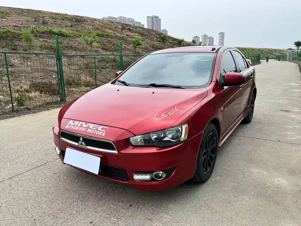 Mitsubishi Lancer EX 2013