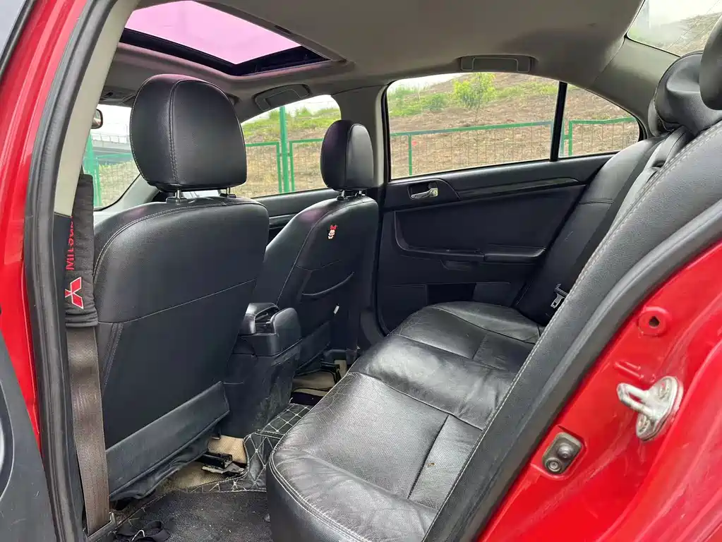 Mitsubishi Lancer EX 2013