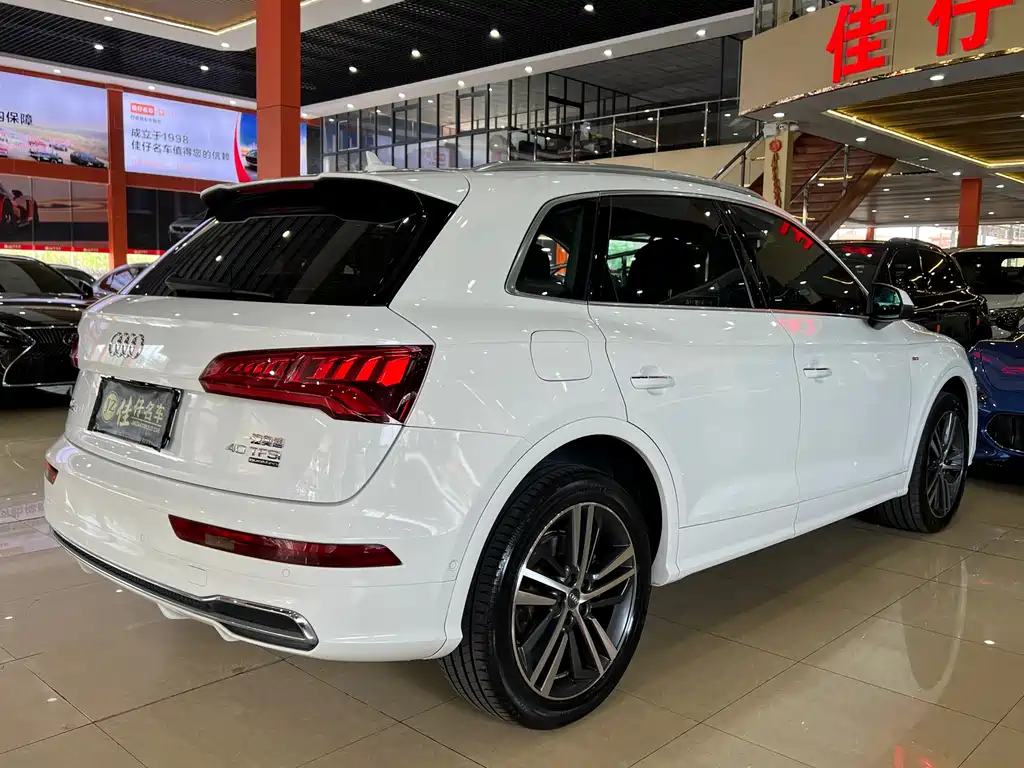 Audi Q5L 2020 — фото 5