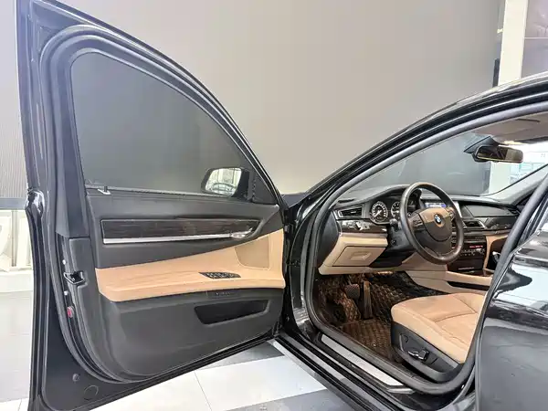 BMW 7 Series 2009