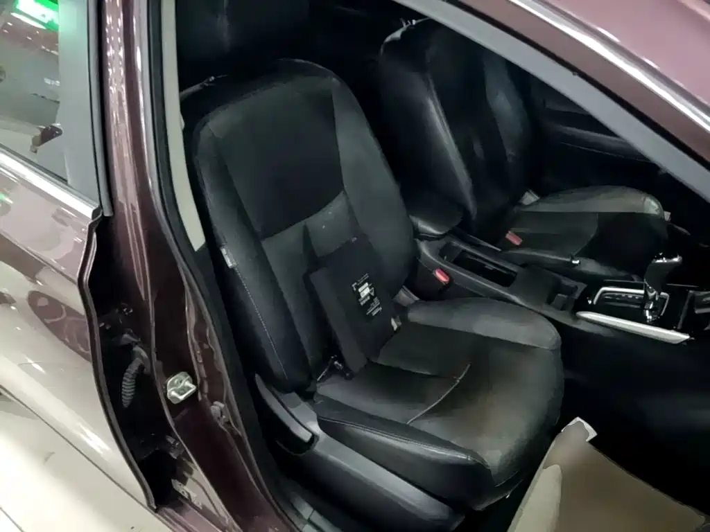 Nissan Sylphy 2016 — фото 25