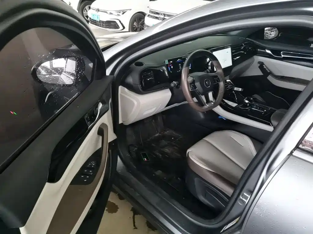 BYD Qin PLUS 2023 — фото 12