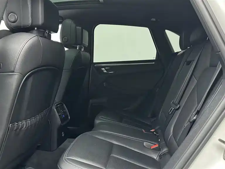 Porsche Macan 2021 — фото 16