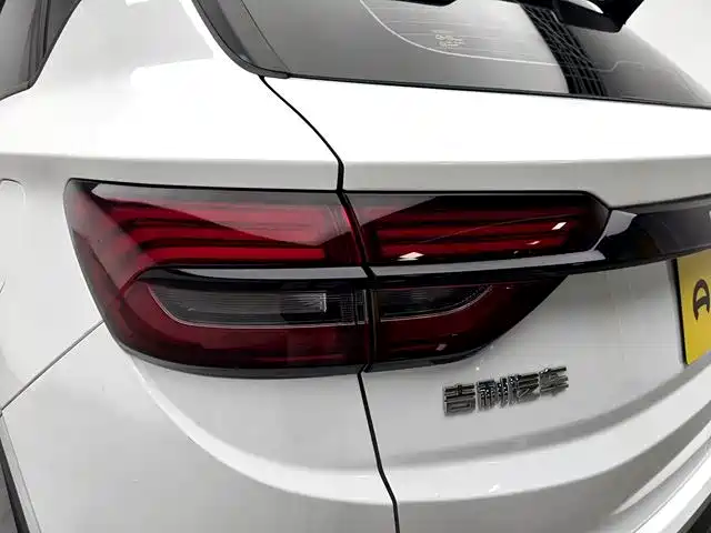 Geely Binyue 2024 — фото 12