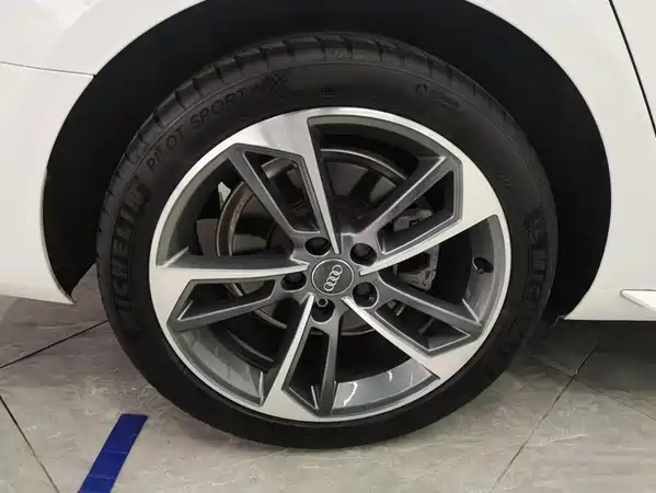Audi A4L 2020
