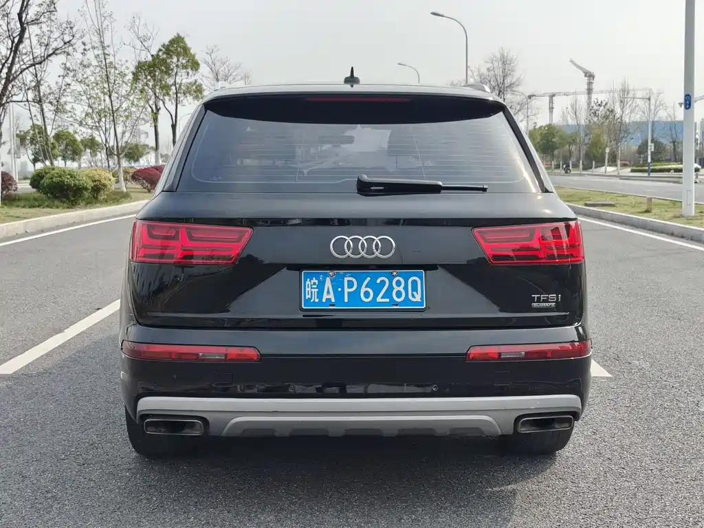 Audi Q7 2018 — фото 14