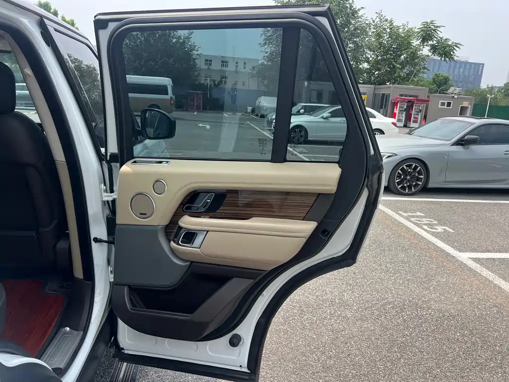 Land Rover Range Rover 2018 — фото 17