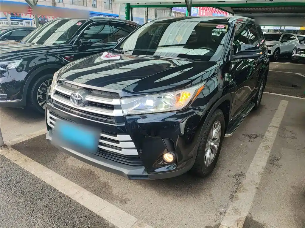 Toyota Highlander 2020 — фото 1