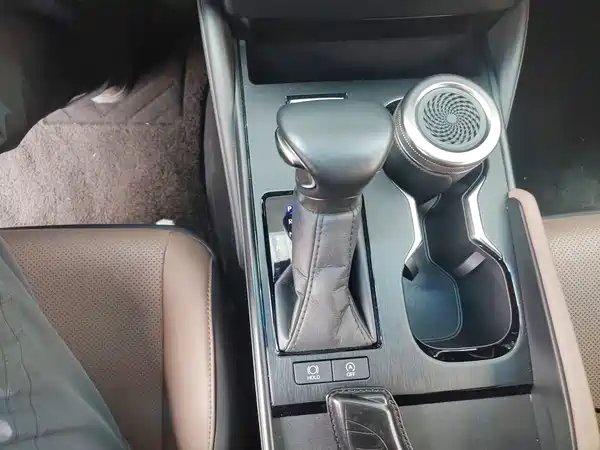 Lexus ES 2024