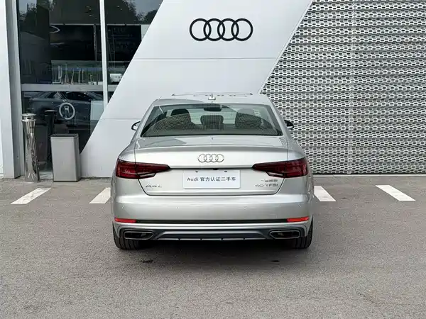 Audi A4L 2019