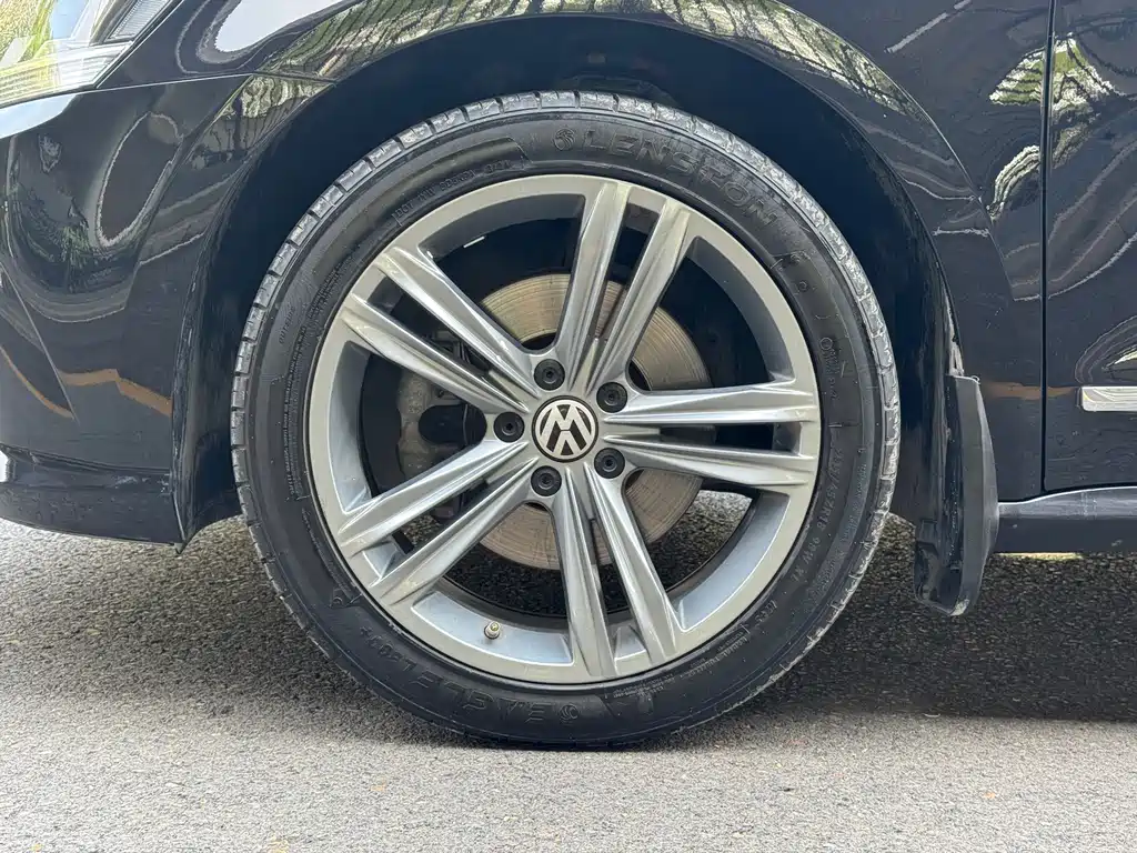 Volkswagen Passat 2018 — фото 9
