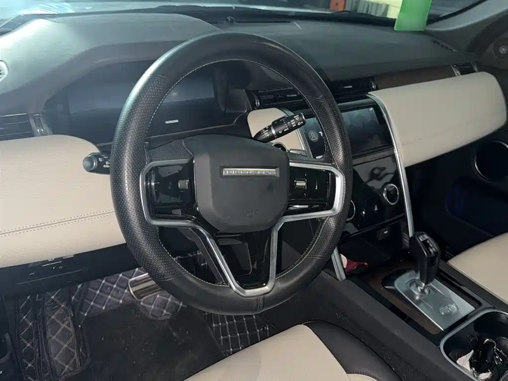 Land Rover Discovery Sport 2023 — фото 12