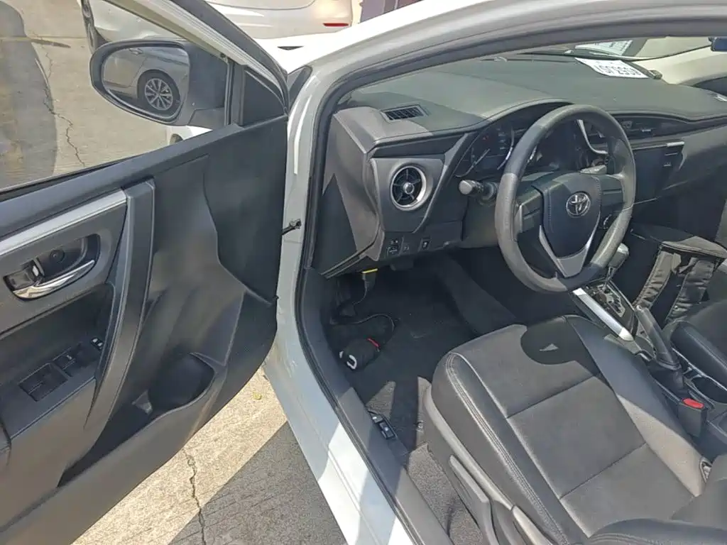 Toyota Corolla 2019 — фото 16