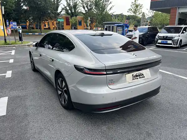NIO ET7 2022