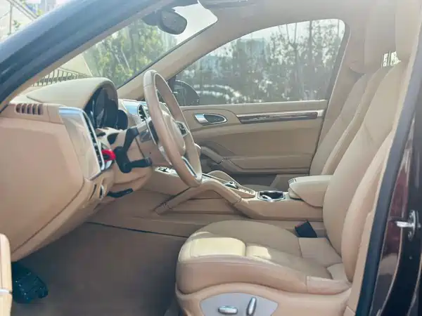Porsche Cayenne 2016