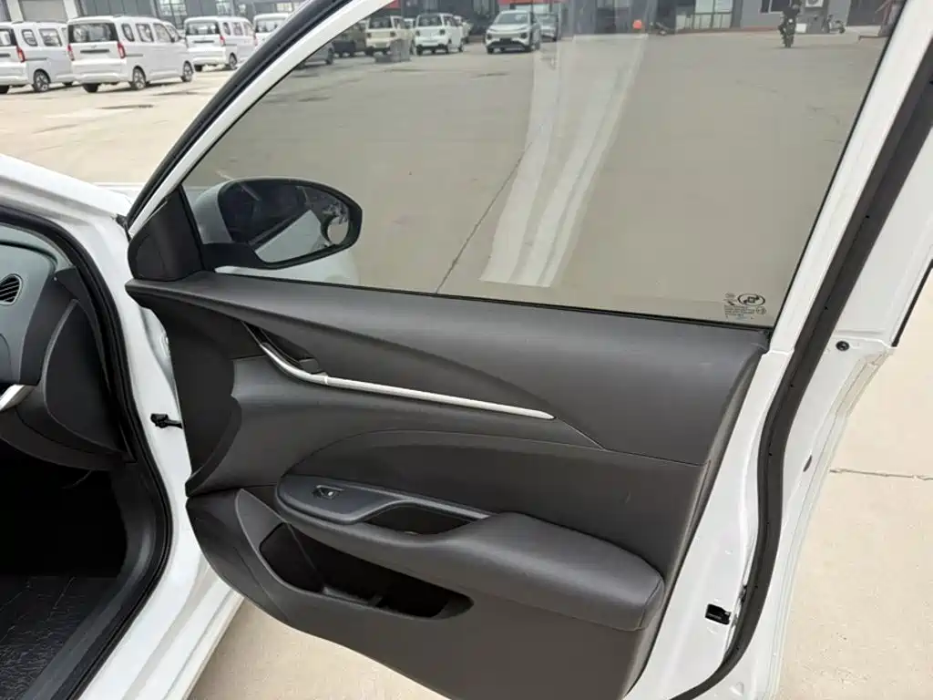 Buick Excelle 2021 — фото 15
