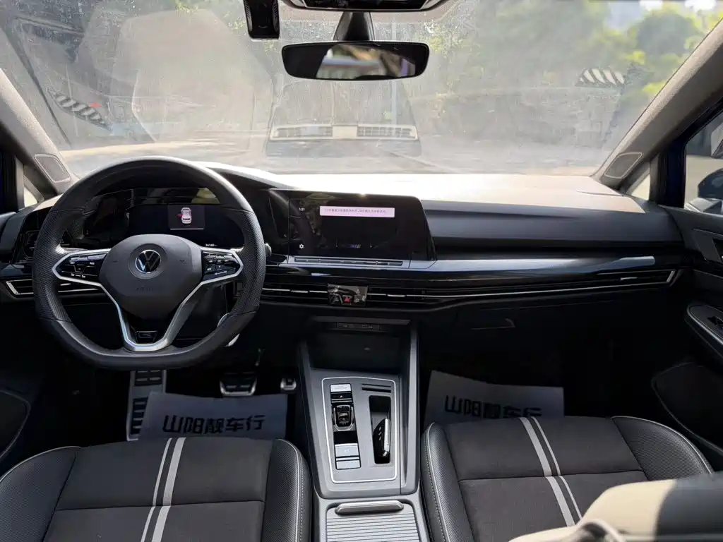 Volkswagen Golf 2023