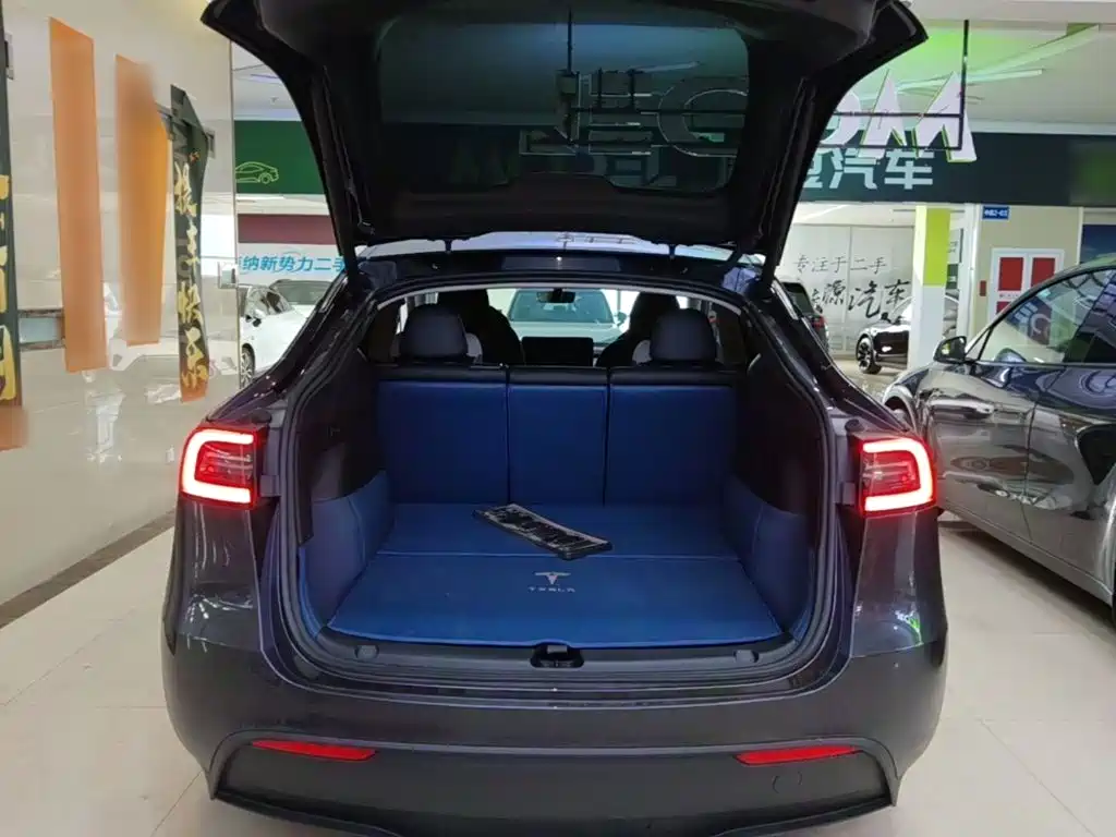 Tesla Model Y 2024 — фото 15