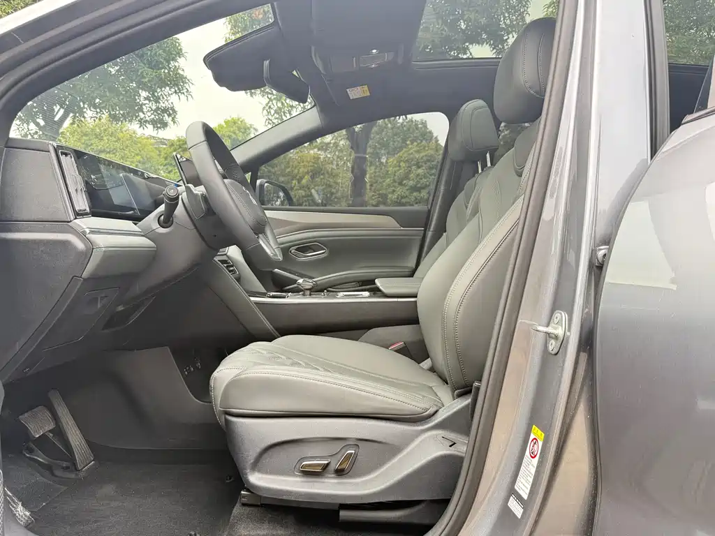 BYD L DM-i 2025 — фото 5