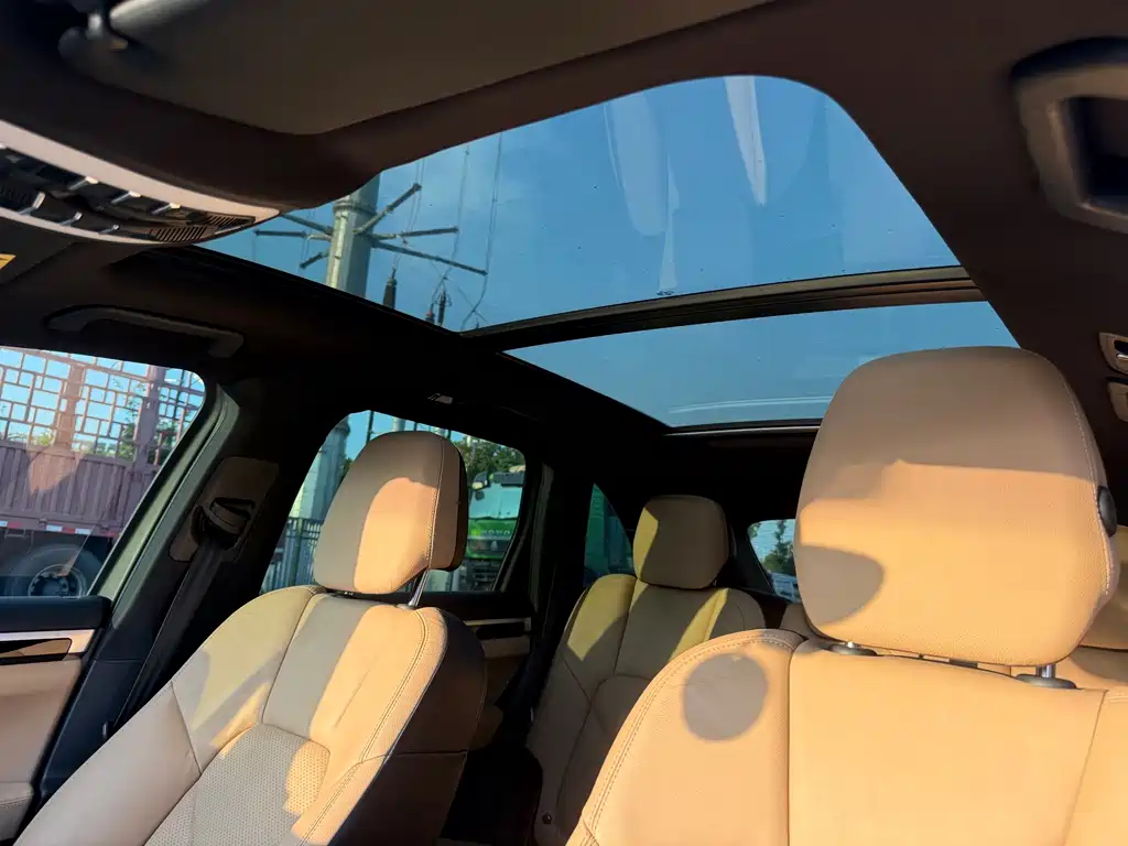Porsche Cayenne 2016 — фото 13