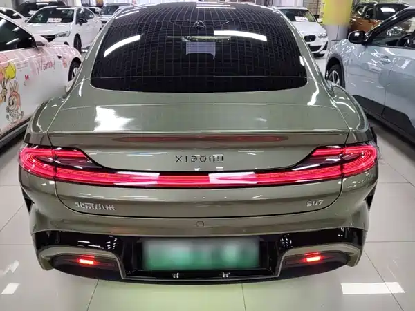 Xiaomi SU7 2024