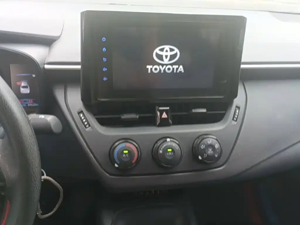 Toyota Corolla 2022 — фото 13