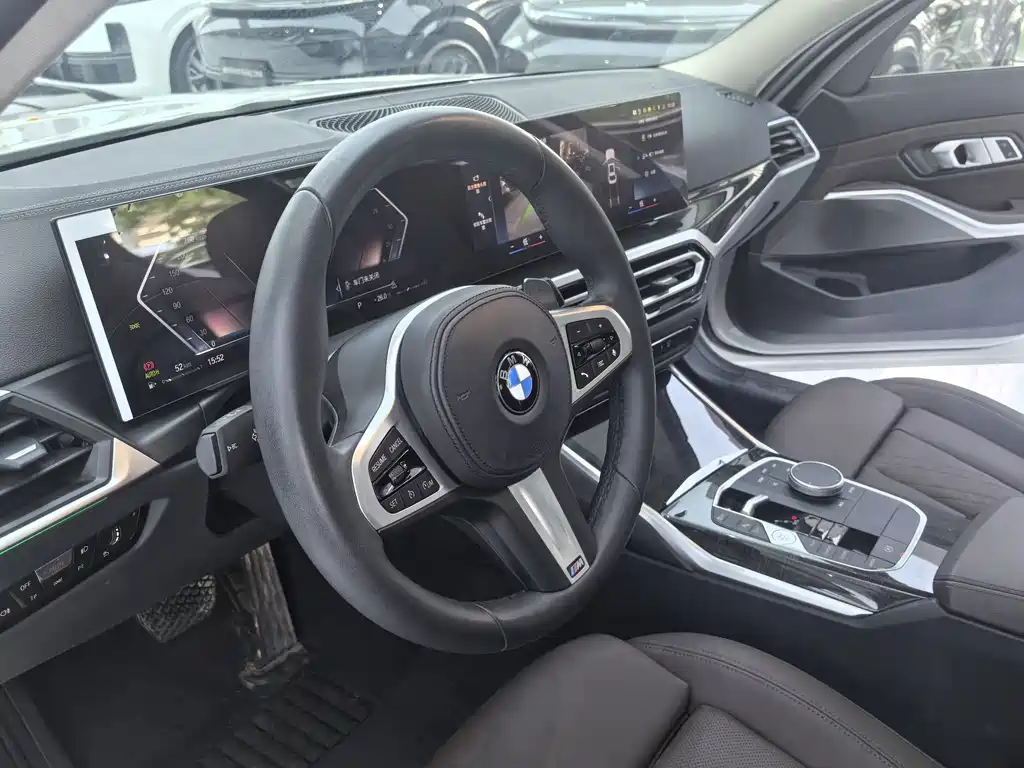 BMW 3 Series 2023 — фото 11