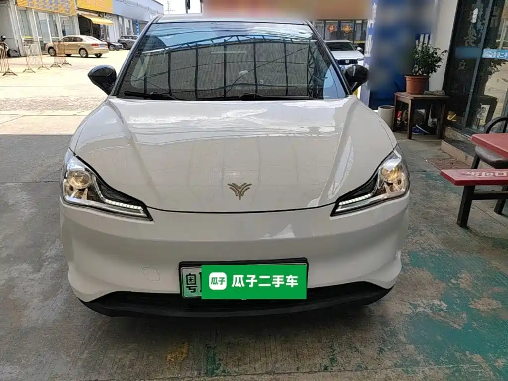 Neta V 2022