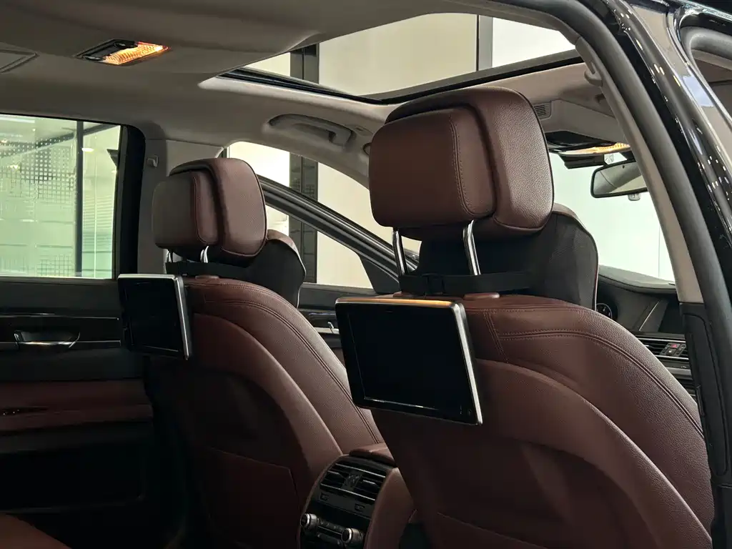BMW 7 Series 2013 — фото 15