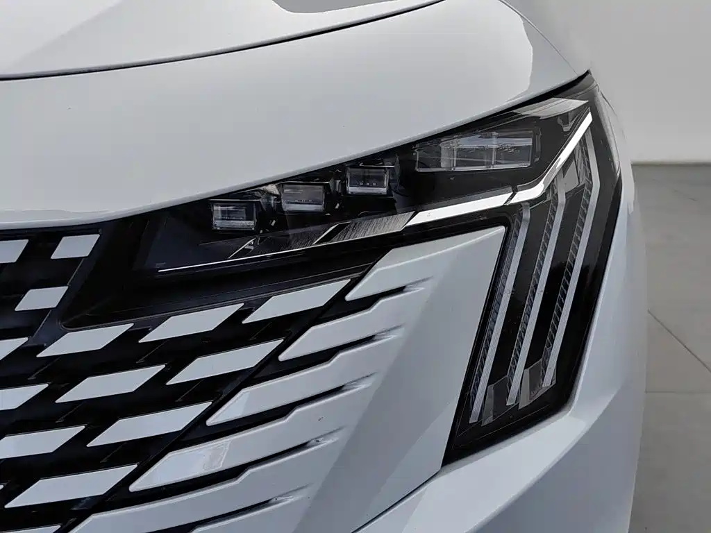 Peugeot 508 2023 — фото 7