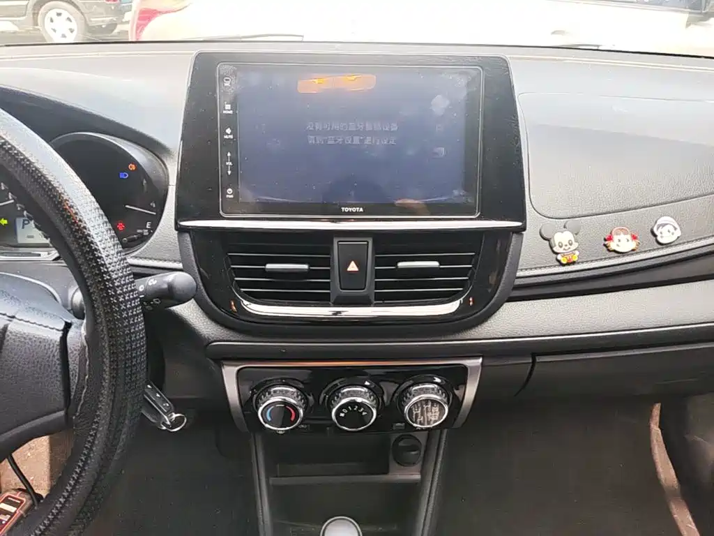 Toyota Yaris L 2019 — фото 13