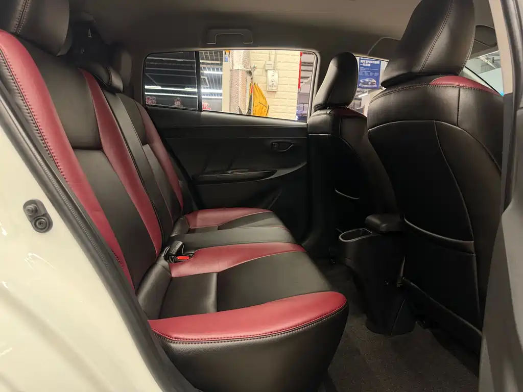 Toyota Yaris L 2023 — фото 20