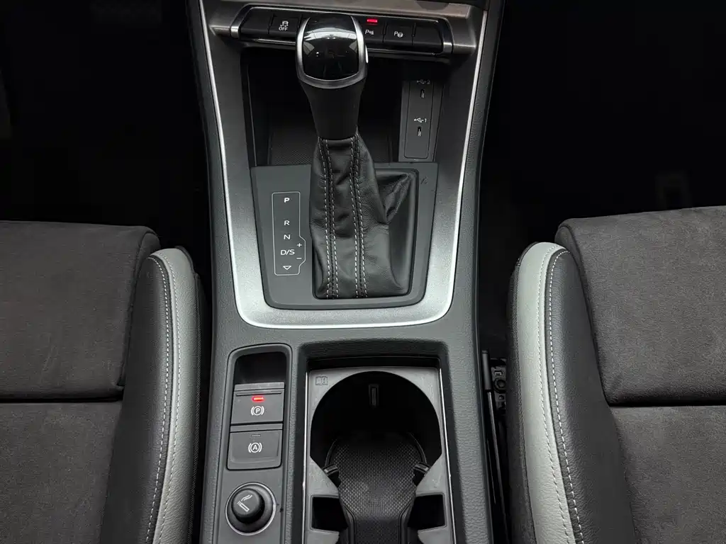 Audi Q3 2023 — фото 12