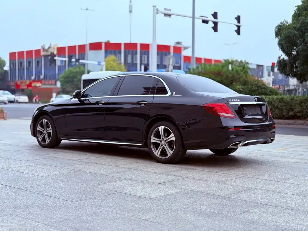Mercedes-Benz E-Class 2016