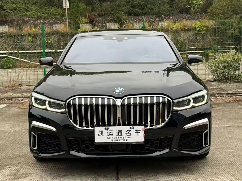 BMW 7 Series 2021 — фото 1