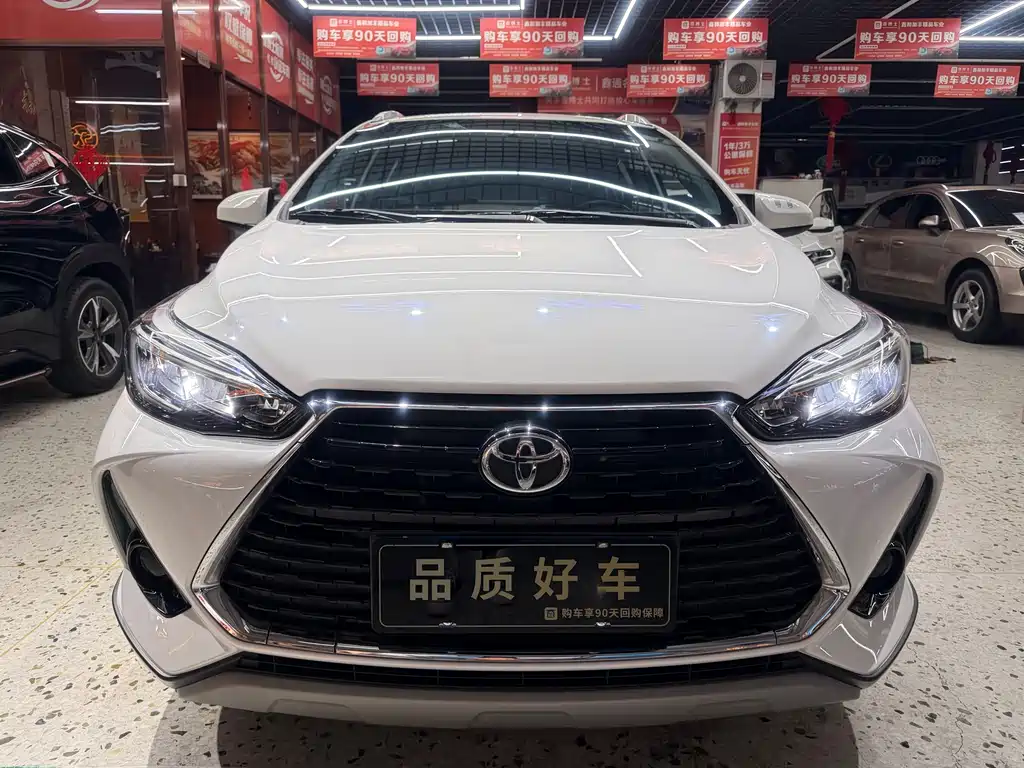 Toyota Yaris L 2023