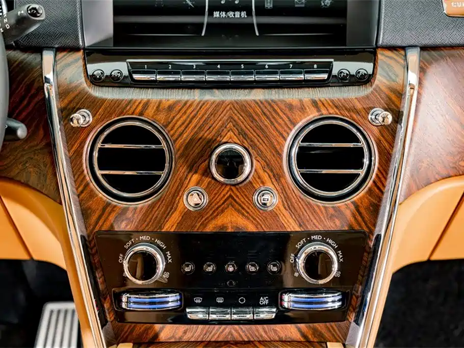 Rolls-Royce Cullinan 2019 — фото 15