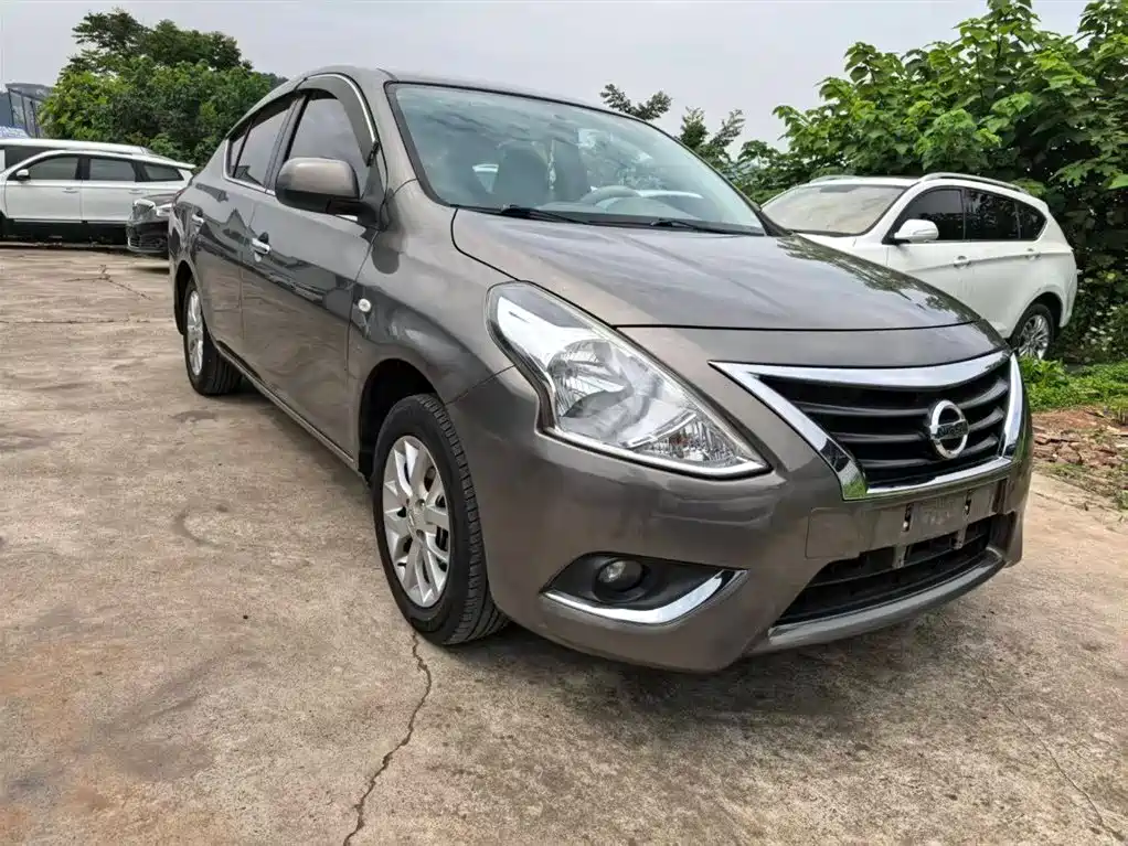 Nissan Sunny 2015